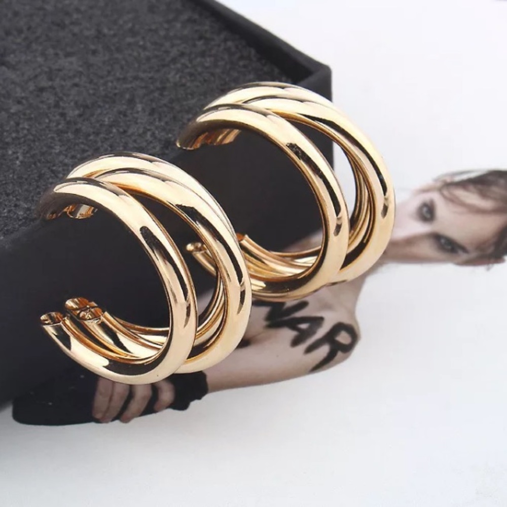 NWOT 18K gold plated triple earrings - Picture 3 of 3